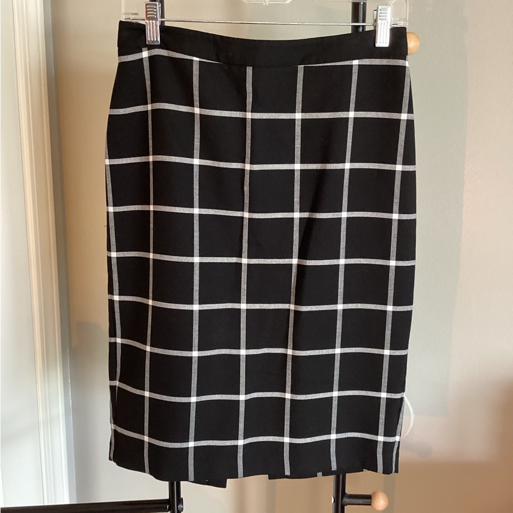 H&M Knee Length Plaid Black Skirt 8